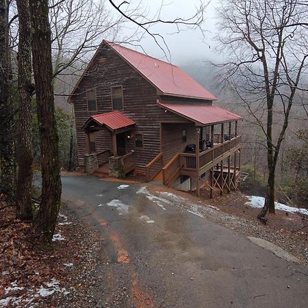 Red Roof Retreat Cleveland Exterior foto