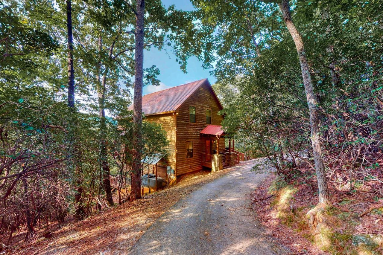 Red Roof Retreat Cleveland Exterior foto